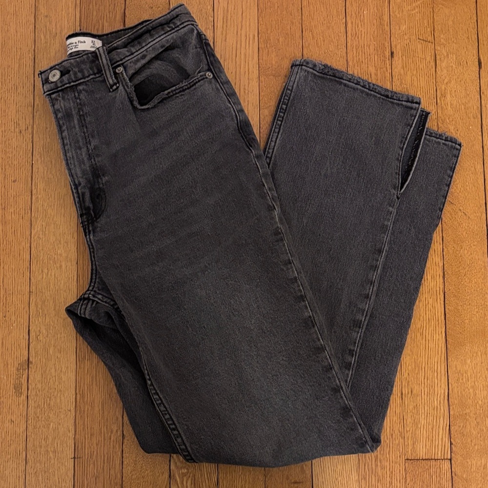 Abercrombie Ultra High Rise 90’s Straight Jeans